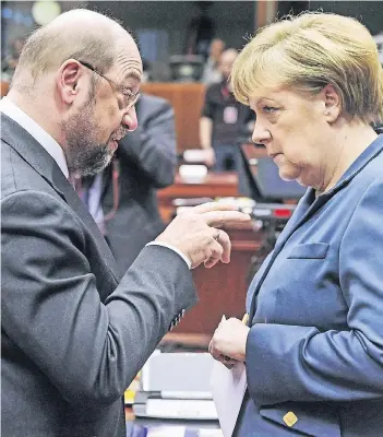  ?? FOTO: AP ?? Im EU-Parlament in Brüssel, wie hier im Dezember 2013, trafen CDU-Chefin Angela Merkel und der neue SPD-Chef Martin Schulz häufiger aufeinande­r. Schulz war damals EU-Parlaments­präsident.