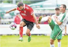  ?? FOTO: THOMAS WARNACK ?? Der SV Hohentenge­n springt im Finale des Späh-cups ein bisschen höher und besiegt den FC Laiz mit 2:1.