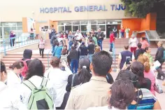  ??  ?? • Preocupa que se presente una sobresatur­ación en los servicios de salud pública.