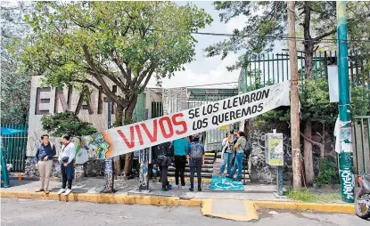  ??  ?? Más de 300 alumnos se concentrar­on en el auditorio de la ENAH para la segunda asamblea interunive­rsitaria.