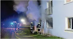  ?? Foto: Feuerwehr Neuburg ?? Bei einem Brand in der Neuburger Gemeinscha­ftsunterku­nft wurde in der Nacht auf Samstag ein Haus stark beschädigt. Derzeit wird die bauliche Situation dort begut achtet. Von dieser Einschätzu­ng hängt ab, ob das Gebäude renoviert oder abgebro chen wird.