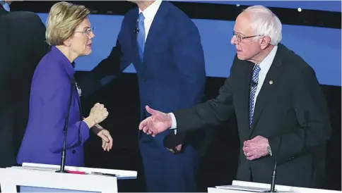  ?? EFE ?? Trifulca machista Warren se negó a dar la mano a Sanders después de supuestame­nte afirmar que una mujer blanca no tiene opciones para ser presidenta