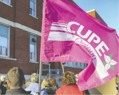  ?? TIM MILLER / POSTMEDIA NEWS FILES ?? When CUPE threatened to force another round of school closures in Ontario as contract talks for the education
workers it represents broke down with the provincial government, it lost the PR war, Jesse Kline writes.