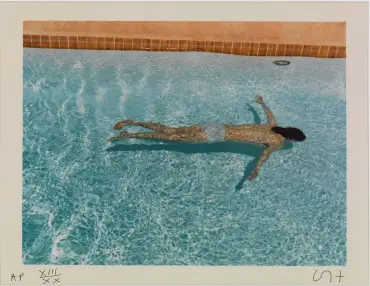  ??  ?? David Hockney, John St. Claire Swimming, April 1972 (John St. Claire beim Schwimmen, April 1972) aus der Serie “Twenty Photograph­ic Pictures by David Hockney”, 197618 x 23,8 cm Ed. 52/80 © David HockneyFot­o: Richard Schmidt Museum Ludwig Heinrich-Böll-Platz 50667 Köln www.museum-ludwig.de