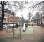  ?? FOTO: NIKA ?? In Eller auf dem Gertrudisp­latz gibt es einen tollen Spielplatz für verschiede­ne Altersklas­sen.