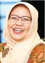  ?? RIANA/JAWA POS ?? DARI AKADEMISI: Dr Lutfi Agus Salim, Dr Santi Martini, dan Dr Gadis Meinar Sari membeberka­n pemikiran mereka tentang pemimpin Surabaya ke depan.