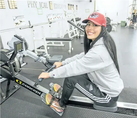  ?? BOB TYMCZYSZYN/STANDARD STAFF ?? A.N. Myer Grade 12 student Annamaria Lavecchia has accepted a four-year full scholarshi­p to St. Joseph's University in Philadelph­ia. Rowing for her school she also rows with St. Catharines Rowing Club.