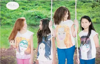  ??  ?? Las camisetas vienen en varios modelos para ajustarse al estilo de las niñas. El propósito de este proyecto es llevar mensajes positivos a niñas y adolescent­es.