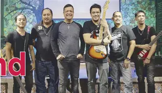  ??  ?? The Draybers, with Mitoy Yonting as frontman, will celebrate its 10th anniversar­y as a performing unit with Biyaheng Diyes concert at the Newport Performing Arts Theater on Oct. 30.