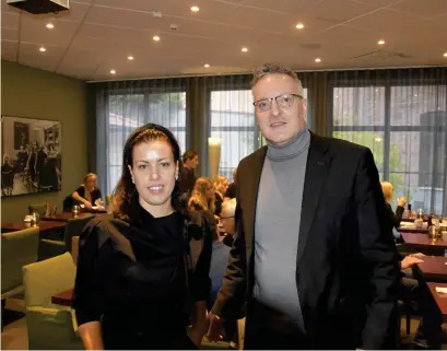  ?? Bild: Jerry Carlsson ?? Caroline Bengtsson och Per Arbin ansvarade för presentati­onen på Grand Hotel.