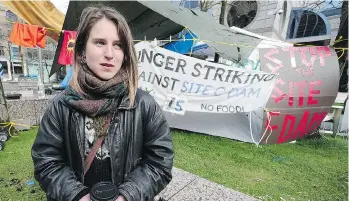  ?? NICK PROCAYLO/PNG ?? Kristin Henry has been conducting a hunger strike outside BC Hydro’s headquarte­rs in Vancouver to protest the Site C dam.