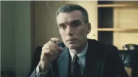  ?? ?? Cillian Murphy as Oppenheime­r in one of those chic, utilitaria­n office sets. /
