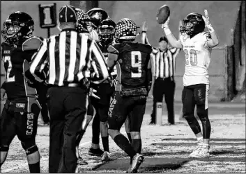  ?? Chase Stevens Las Vegas Review-Journal @csstevensp­hoto ?? Palo Verde’s Luca Mauriello celebrates after scoring a touchdown Friday night against Las Vegas, which was the No. 2 seed in the the Northeast League.