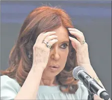  ??  ?? La exgobernan­te argentina Cristina Fernández se sentará por primera vez en el banquillo judicial a finales de febrero.