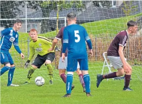  ??  ?? North End beat Kirrie Thistle (blue) in an U/19 President’s League fixture.