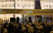  ??  ?? La protesta a Roma. I pastori sardi hanno manifestat­o ieri davanti a Montecitor­io