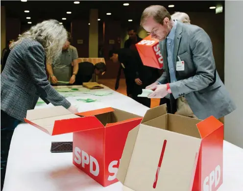  ?? Foto: dpa/Candy Welz ?? Der Sonderpart­eitag der SPD in Thüringen stimmte für Wolfgang Tiefensee – Gegenkandi­daten gab es nicht.