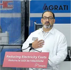  ?? CLIFFORD SKARSTEDT/THE PETERBOROU­GH EXAMINER FILES ?? Energy Minister Glenn Thibeault announces Ontario’s Fair Hydro Plan benefittin­g local businesses in July in Peterborou­gh. Ontario’s Liberal government has earmarked $5.5 million to advertise cuts to hydro bills.