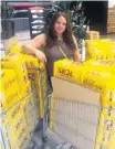  ?? RICARDO ROSSETTO/ESTADÃO ?? Estoque. Adriana comprou 460 latas de cerveja