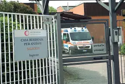  ?? Sotto le lente ?? Le case di riposo per anziani sono state falcidiate dal virus e hanno pagato un tributo pesante in termini di vittime e contagi, ora il Comune avvierà una inchiesta