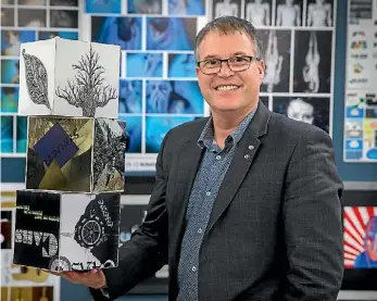  ?? PHOTO: MURRAY WILSON/FAIRFAX NZ ?? Awatapu College head of visual arts Keith Dobson has won a Fulbright scholarshi­p to study different uses of technology for teaching.