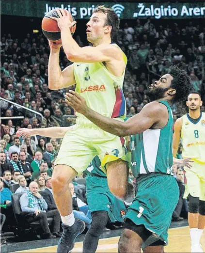  ?? FOTO: EFE ?? Kevin Pangos, decisivo con cinco puntos en la prórroga. El ex jugador del Zalgiris apareció en el momento decisivo