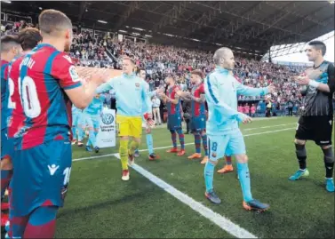  ??  ?? SE ACERCA EL FINAL. Iniesta jugará el domingo su último partido como blaugrana.