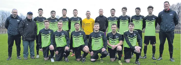 ??  ?? Lochee Harp have received new kit, sponsored by Sean McMahon of Hawkhill Brewery.