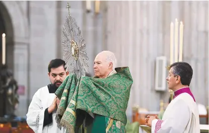  ??  ?? El arzobispo primado de México, Carlos Aguiar Retes.