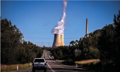  ?? David Gray/Getty Images ?? Smoke and steam rises from the Bayswater coal-powered thermal power station near the central NSW town of Muswellbro­ok. Photograph: