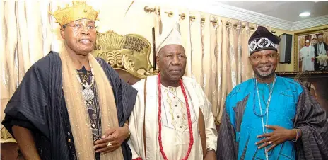  ??  ?? Chairman, Yoruba Obas Conflicts Resolution Commiittee, Olugbo of Ugboland, Oba Obateru Akinruntan ( left); Olubadan of Ibadanland, Oba Saliu Adetunji and Agba Akin of Ibadanland, Oloye Lekan Alabi at 2018 Trademen and Artisans Day in Ibadan at the...