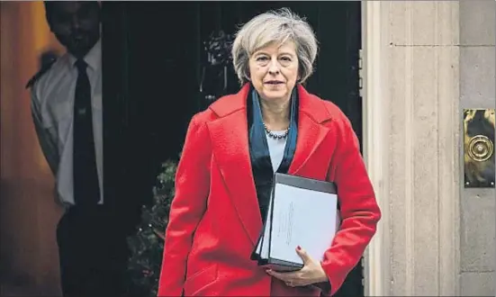  ?? CARL COURT / GETTY ?? Theresa May ha anunciado para este mes un “gran discurso sobre Europa” en el que explicará por primera vez sus objetivos con el Brexit