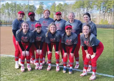  ?? PHOTO BY CATAWBA VALLEY ATHLETICS ?? The 2024 Catawba Valley Community College softball team.