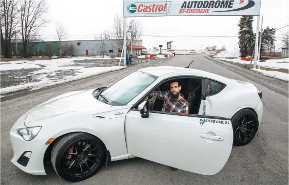  ?? PHOTO COLLABORAT­ION SPÉCIALE, PHOTO STÉPHANE SINCLAIR ?? Stevo Had a investi environ 60 000 $ sur sa voiture, une Scion FR-S, pour vivre sa passion. L’amateur de course est déçu de la fermeture annoncée de l’Autodrome Saint-Eustache. Il prépare même un rassemblem­ent à la mairie le 1er juin afin de manifester...