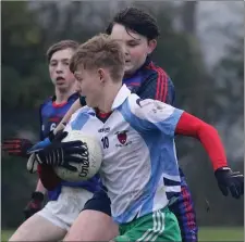  ??  ?? Eamonn Móráin making tracks towards the Duiske College goal.