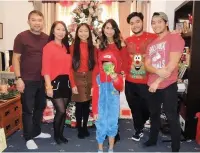  ??  ?? The Chua family at Christmas 2020 during the peak of the second wave of coronaviru­s.