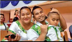  ??  ?? Alfred Mori (middle) with his son Stephaughn Mori and wife Le Moria Mori.