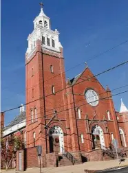  ?? Arnold Gold / Hearst Connecticu­t Media file photo ?? St. Lawrence Church on Main Street in West Haven photograph­ed on Dec. 7, 2021.