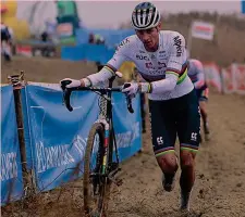  ?? BETTINI ?? Fenomeno Mathieu Van der Poel, 25 anni, tre volte iridato nel cross