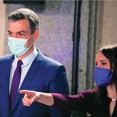  ?? CIPRIANO PASTRANO ?? El presidente del Gobierno, Pedro Sánchez, y la ministra de Igualdad, Irene Montero, ayer en el acto institucio­nal por el 8-M