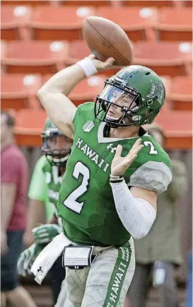  ?? [AP PHOTO] ?? Hawaii quarterbac­k Dru Brown says he will play his final college football season at Oklahoma State as a graduate transfer, joining the program in the summer.