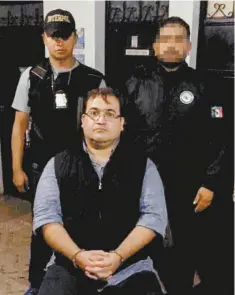  ??  ?? El ex gobernador de Veracruz, Javier Duarte de Ochoa, fue detenido ayer en Panajachel, Guatemala, por elementos de la Interpol.