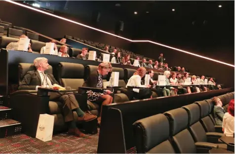  ?? Foto: Michael Hochgemuth ?? Am Hauptbahnh­of hat ein neues Kino (wieder) eröffnet: das Cinestar. Es bietet knapp 1600 Plätze in neun Sälen. Die anderen Kinobetrei­ber in der Stadt betrachten das neue Angebot nicht als Konkurrenz, sagen sie.