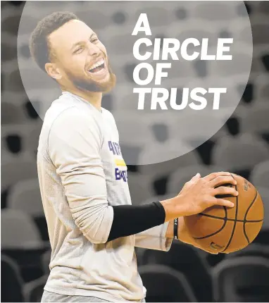  ?? JOSE CARLOS FAJARDO/STAFF ?? Stephen Curry looks to three of his mentors for a fresh perspectiv­e to offset what he calls “the day-to-day grind” of the league.