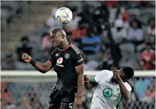  ?? | SYDNEY MAHLANGU Backpagepi­x ?? NKOSINATHI Sibisi of Orlando Pirates challenges Augustine Kwem of Amazulu FC during their Dstv Premiershi­p 2022/23 match at Orlando Stadium.