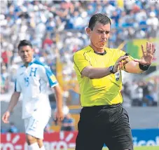  ?? FOTO: EL HERALDO ?? Joel Aguilar Chicas dejó de pitar dos penales en el Morazán.