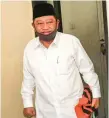  ?? DIMAS MAULANA/JAWA POS ?? SUDAH BEBAS: Mantan Bupati Sidoarjo Saiful Ilah saat menjalani sidang di Pengadilan Tipikor Surabaya di Sidoarjo pada 2020.