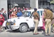  ??  ?? Union HRD minister Smriti Irani, an alumnus, visits Holy Child Auxilium School in Vasant Vihar on Friday after the break-in. VIPIN KUMAR / HT