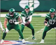  ?? Adam Hunger / Associated Press ?? New York Jets quarterbac­k Sam Darnold in action against the Cleveland Browns on Sunday.