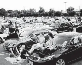  ?? DAVE KOTINSKY/POLK IMAGING FOR WESTFIELD ?? A crowd settles in for a Drive ’N Drag show at a shopping mall in Paramus, New Jersey.